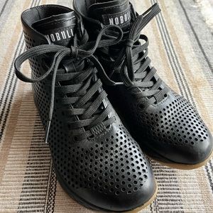 NOBULL Women’s 6 high top training CrossFit shoes black leather